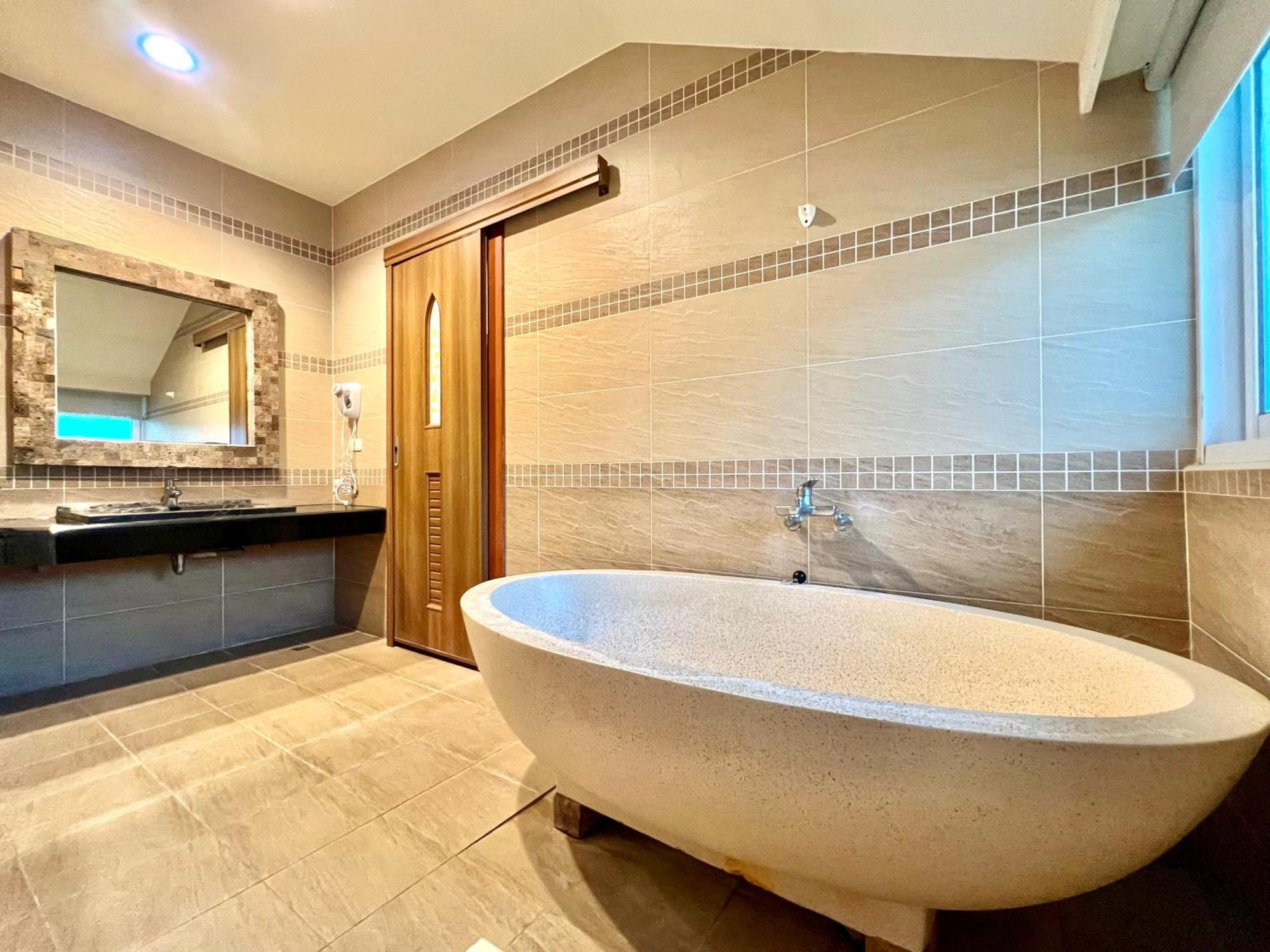 Seasons Bali Fashion Inn Kenting Extérieur photo